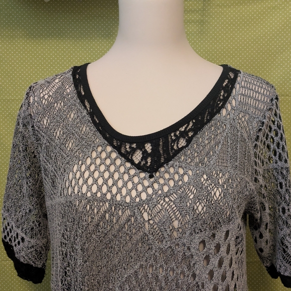 Crocheted Lace Tunic Top with Black Trim and Pocket - Picture 3 of 10